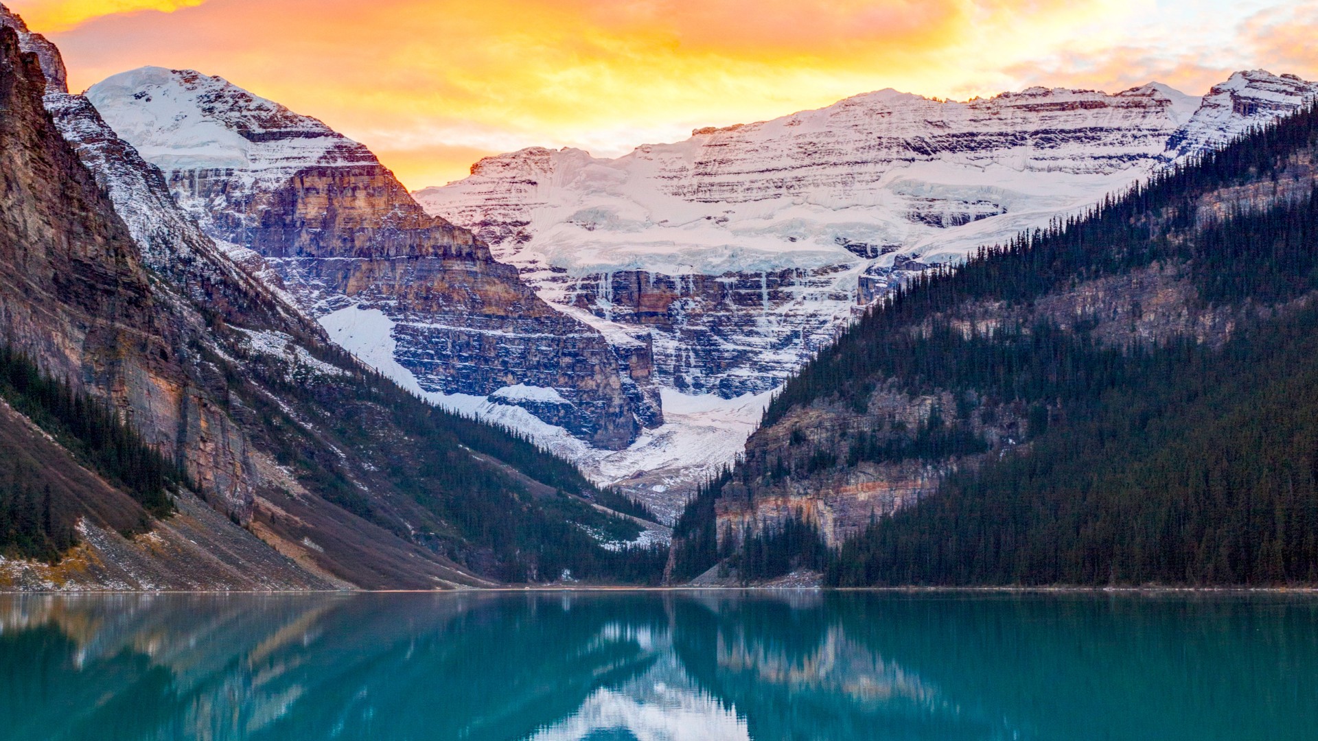 From Banff & Canmore: Moraine Lake Sunrise & Lake Louise Tour - Hotel Pickup