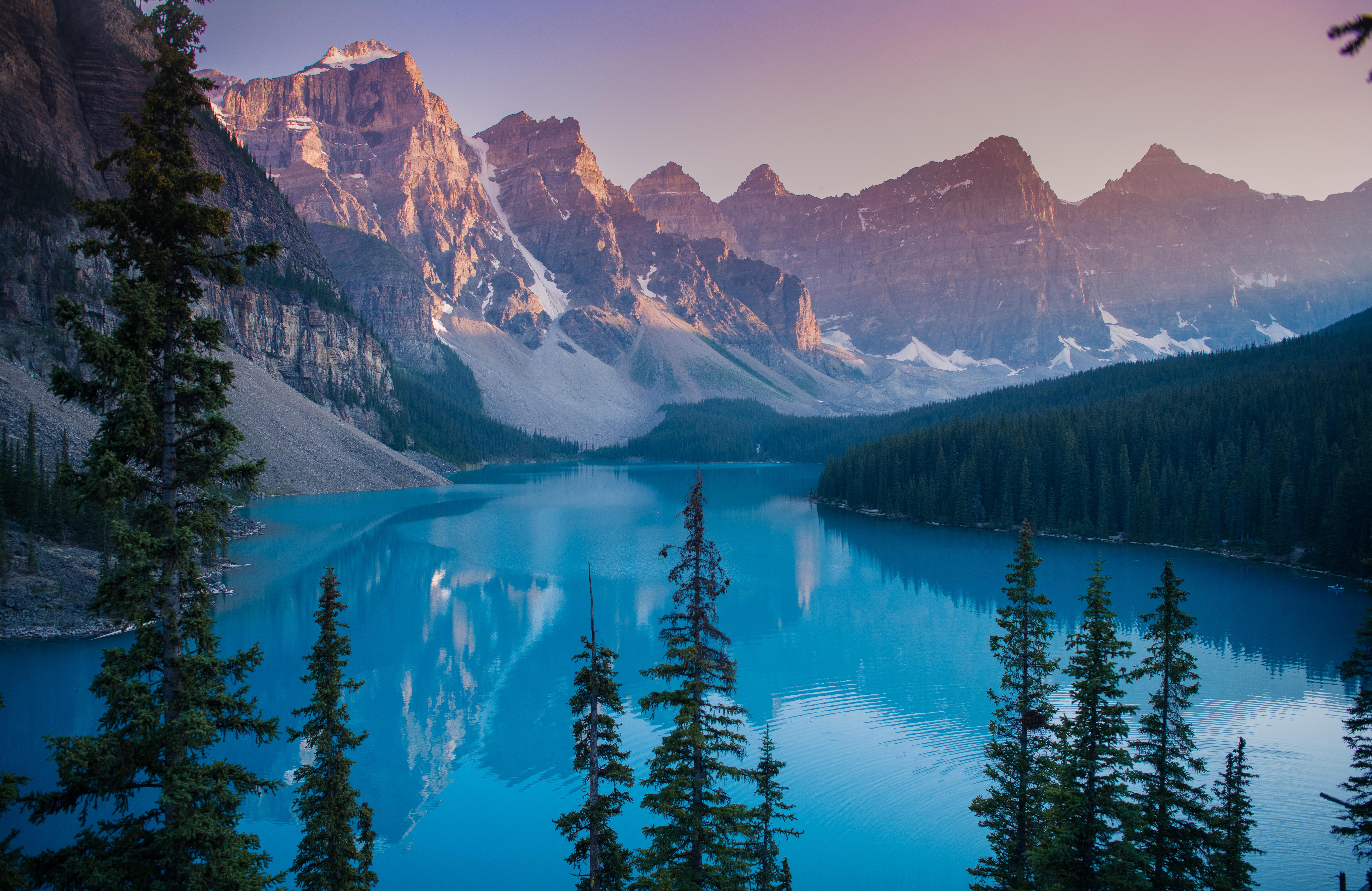 From Banff/Canmore: Moraine Lake & Lake Louise Shuttle - Winter Marble Canyon Option