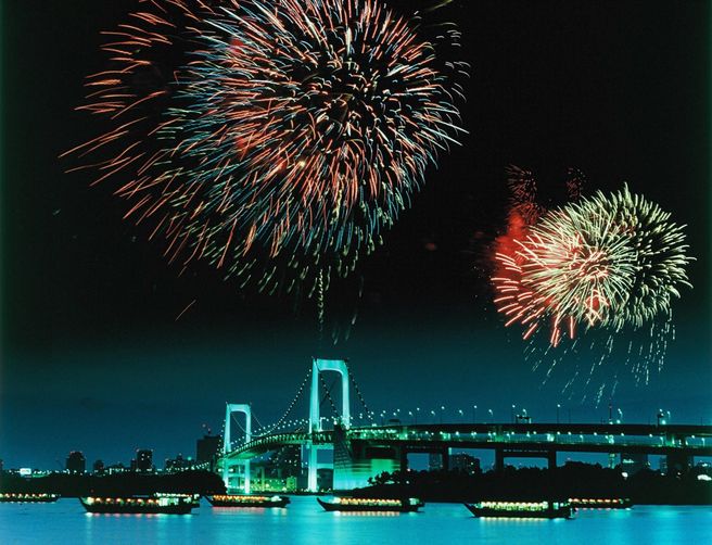 東京湾グランド花火フェスティバル 屋形船ディナークルーズ