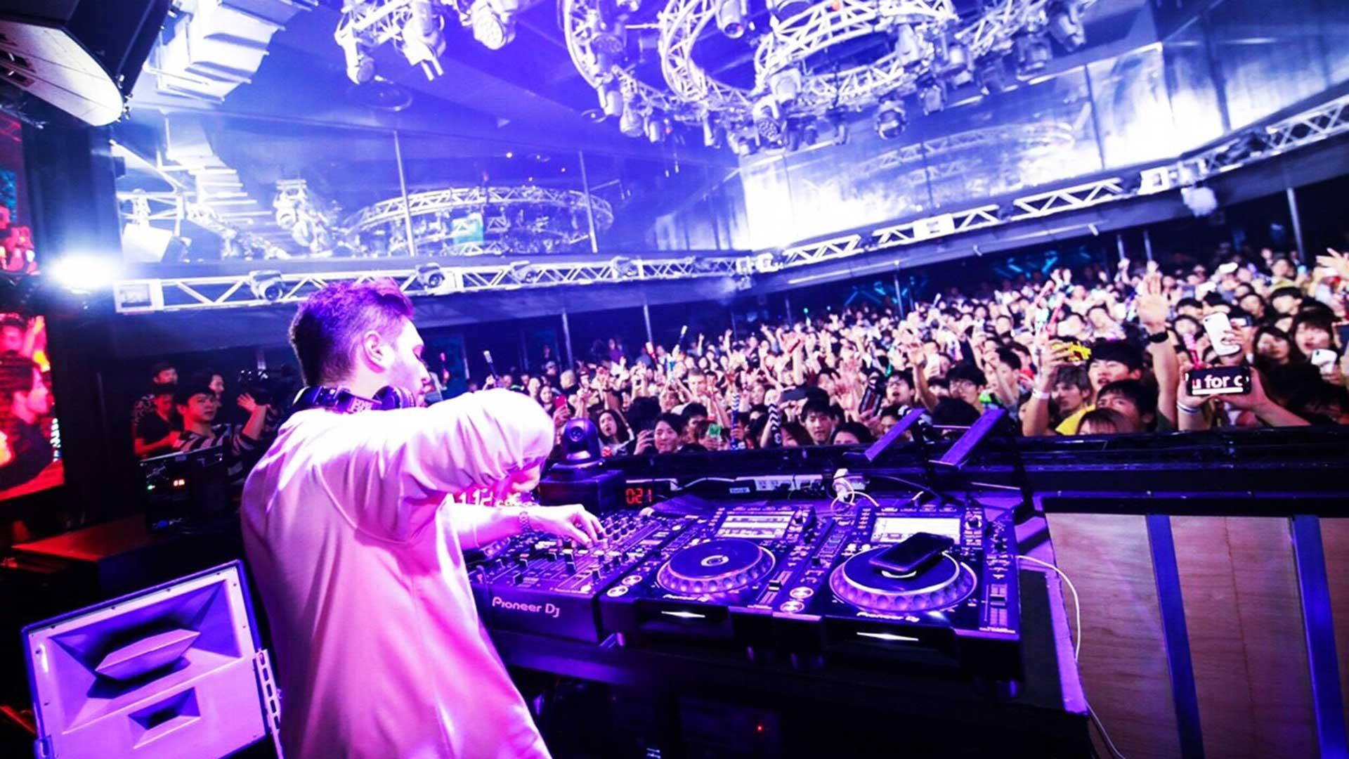 Tokyo Shinjuku WARP Nightclub Entry Ticket with Unlimited Drinks