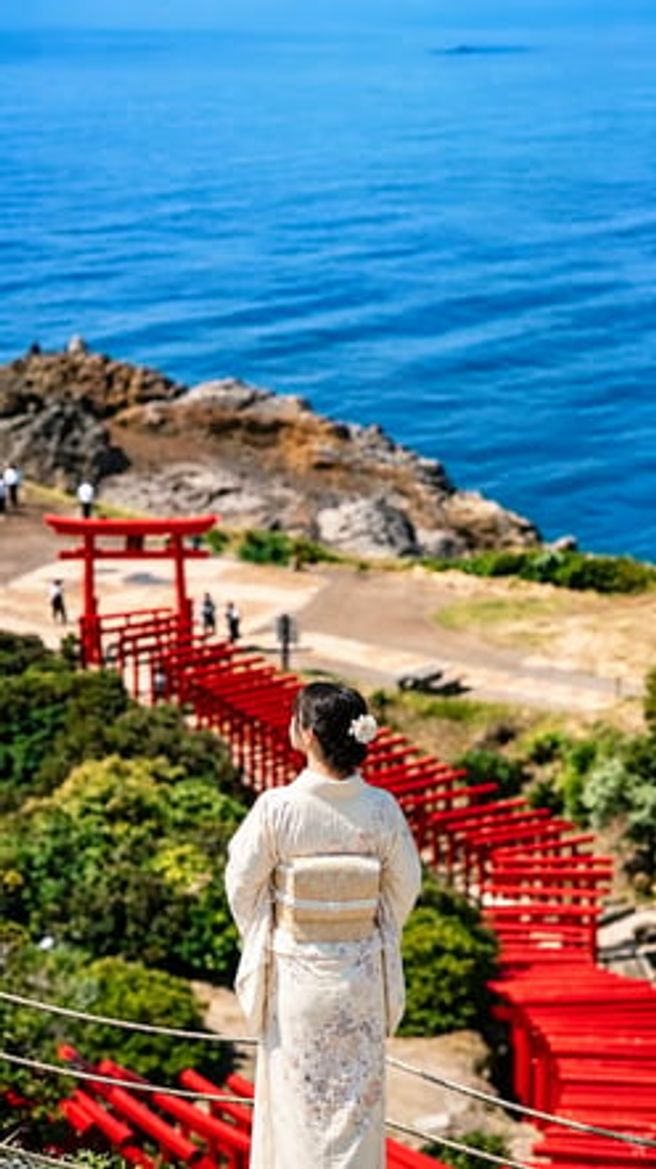 From Fukuoka: Akiyoshido Cave & Motonosumi Shrine & Tsunoshima Bridge Day Tour