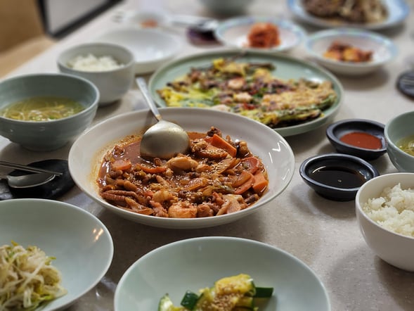 釜山 シェフと楽しむ料理教室＆100年の伝統市場ツアー