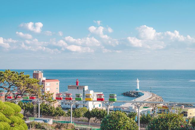 Busan Blueline Park & Oryukdo Skywalk & Huinnyeoul·Gamcheon Culture Village Tour