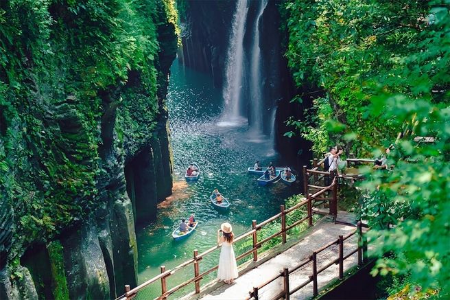 From Fukuoka: Takachiho Gorge & Mt. Aso Crater and Kusasenri Day Tour