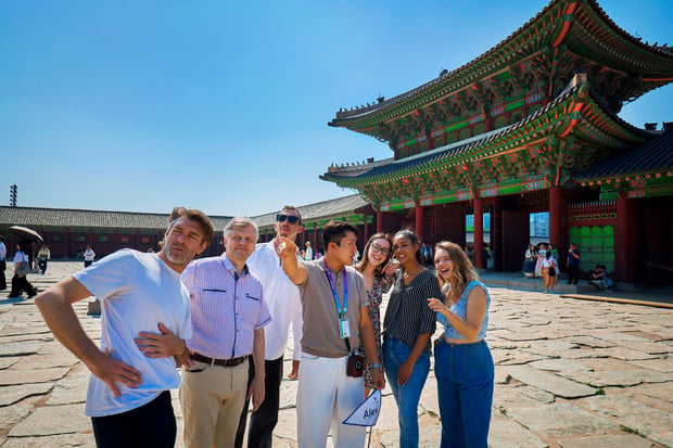 Seoul Gyeongbokgung Palace & N Seoul Tower & Namdaemun Market City Tour