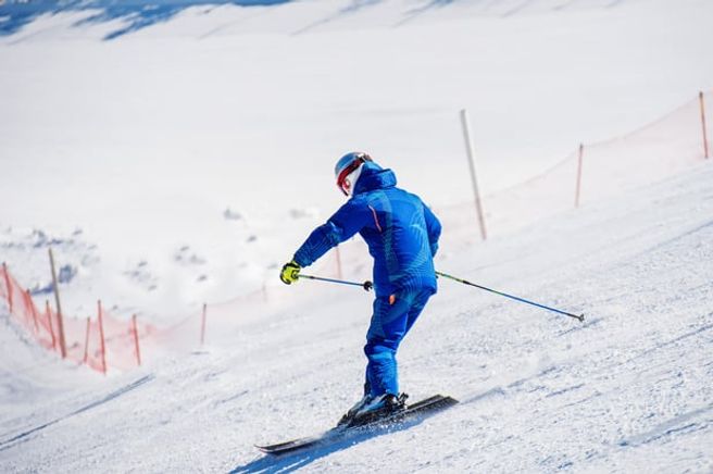From Seoul: Elysian Gangchon Ski & Eobi Ice Valley Day Tour