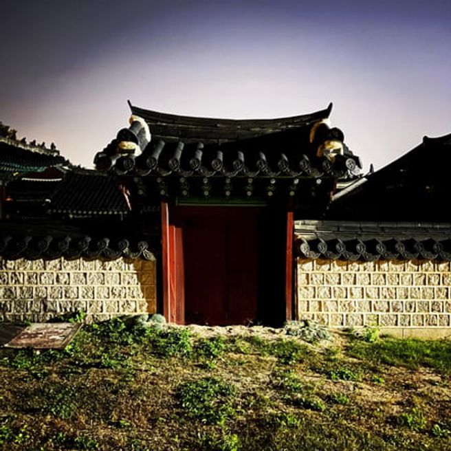 Seoul Ghost Stories & Dark History Walking Tour