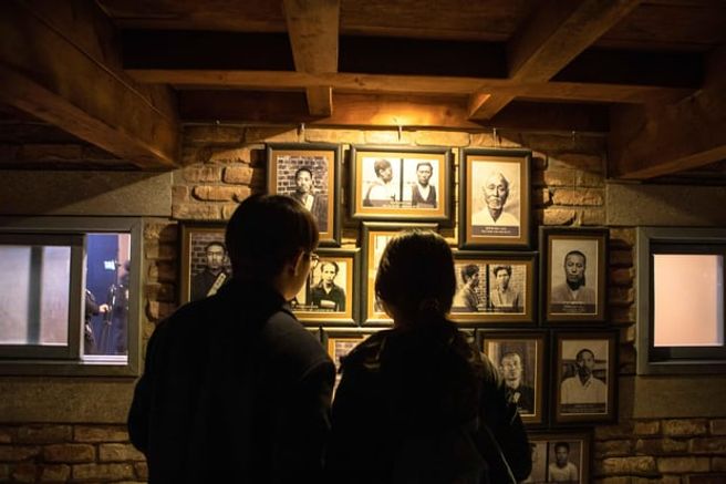 Seoul Independence Movement & Democracy Dark History Walking Tour
