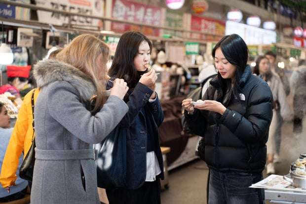 Seoul Gwangjang Market Traditional Food Tour - 9 Tastings Included