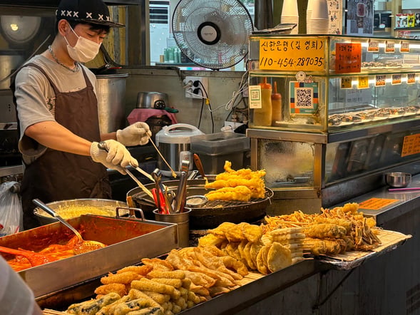 Seoul Mangwon Market Street Food Small-Group Tour