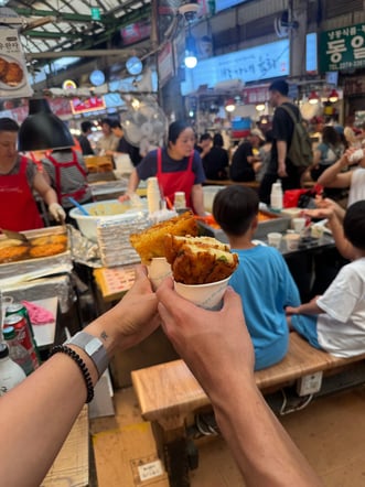 Seoul Namdaemun Market Food & City Wall Walk Small-Group Tour