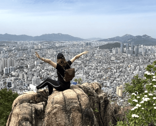 Seoul City Hike & Local Restaurant Meal Small-Group Tour