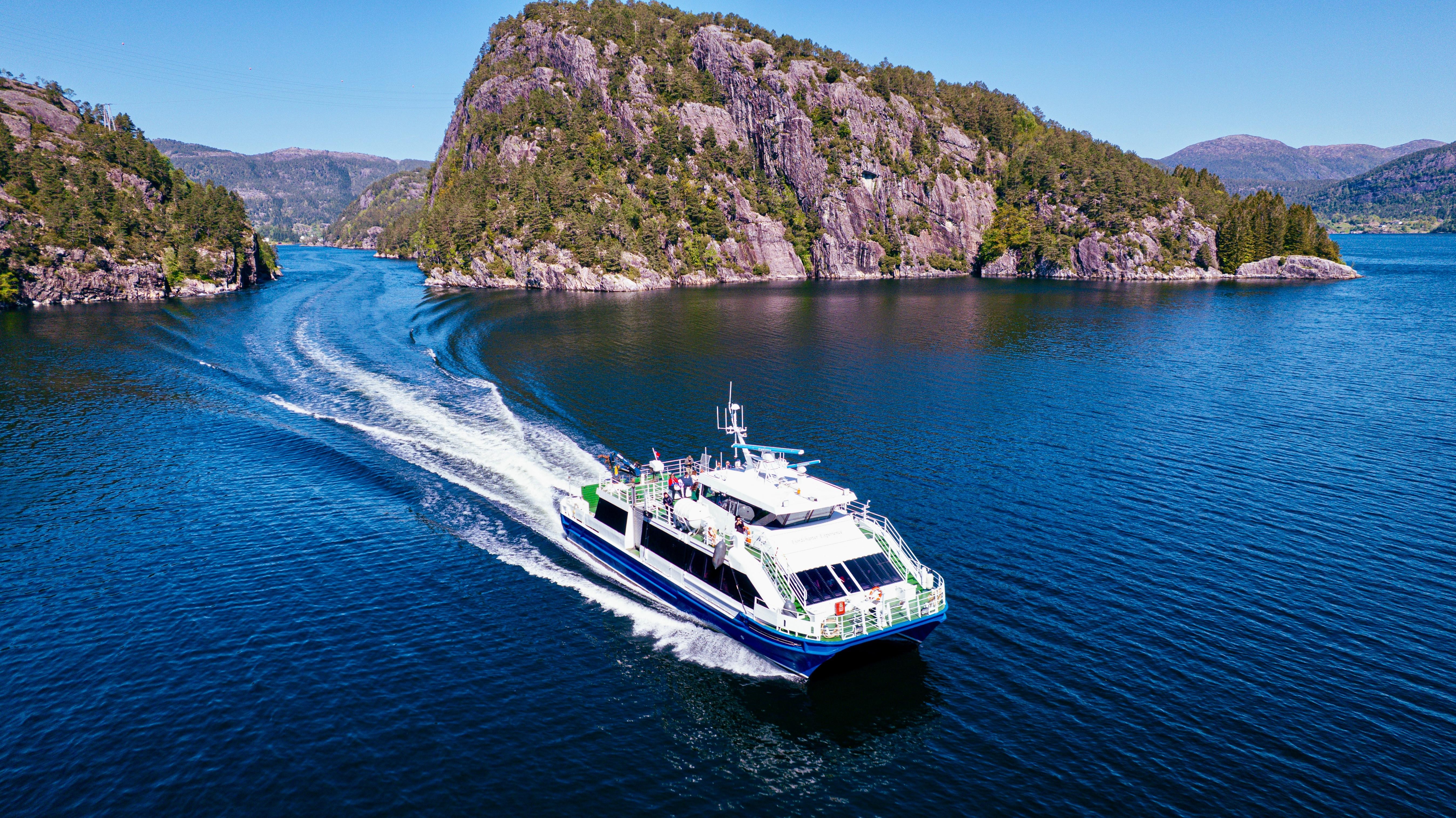 Bergen Mostraumen & Modalen Fjord Cruise - Live English Guide