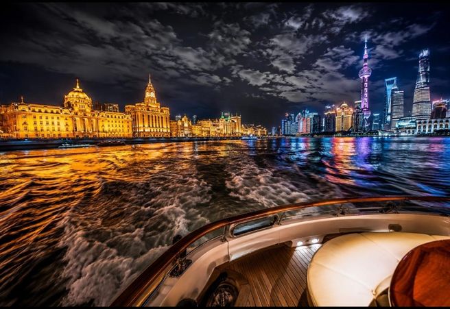 Shanghai Huangpu River Cruise - With English-Speaking Host