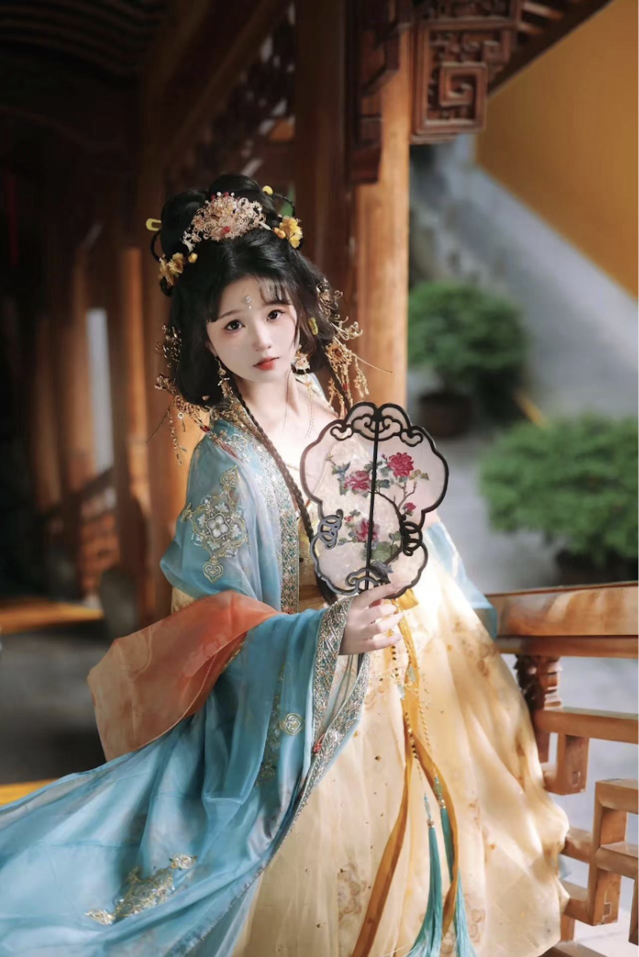 Shanghai Hanfu & Qipao Costume, Makeup & Photoshoot Experience