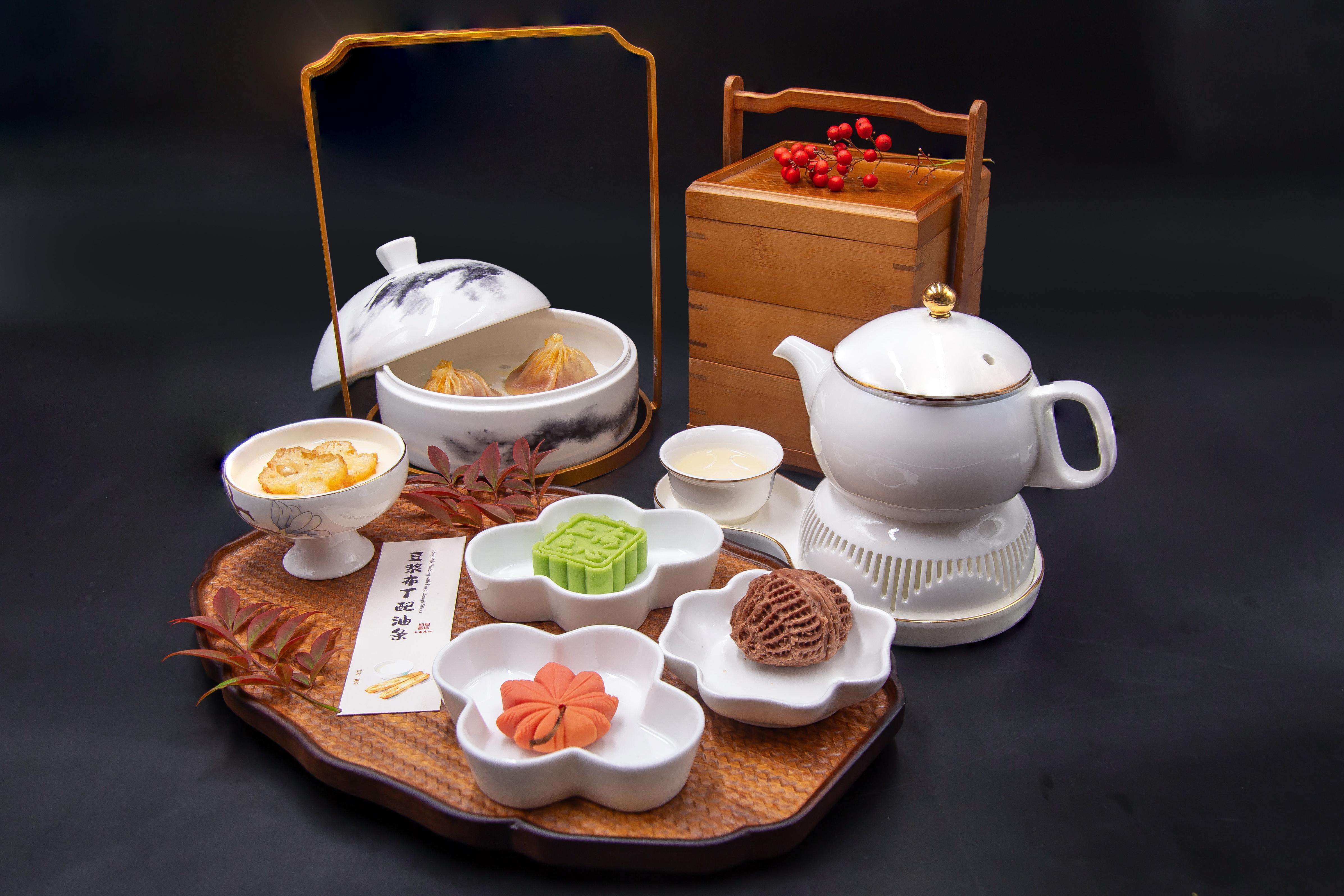 Shanghai Xiaolongbao Cooking Class in an Art Deco Hotel with Afternoon Tea