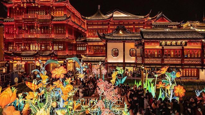 Shanghai Jade Buddha Temple & Yu Garden Private City Tour with Multilingual Guide