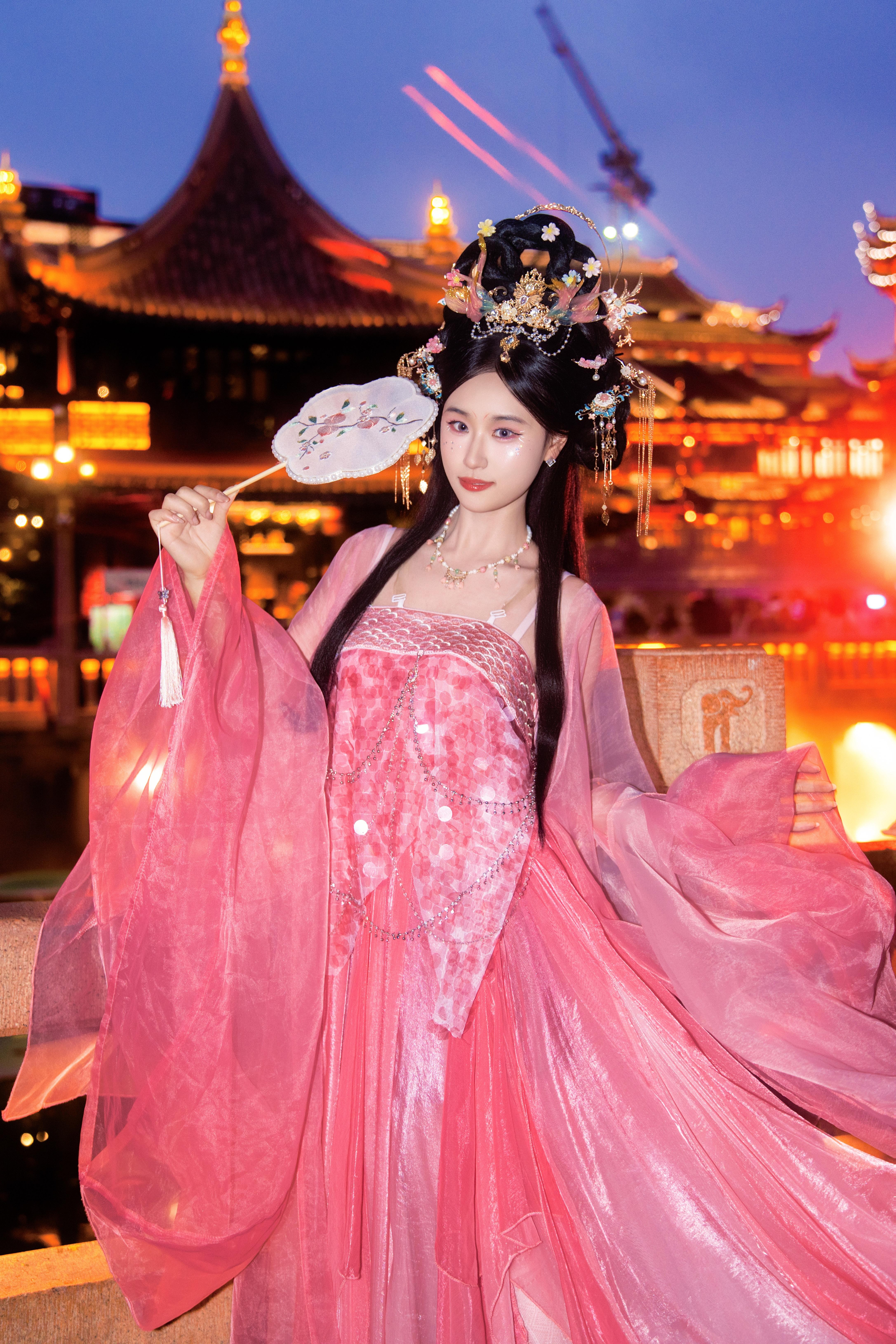 Shanghai Yu Garden Hanfu & Qipao Photoshoot - Retouched Photos Included