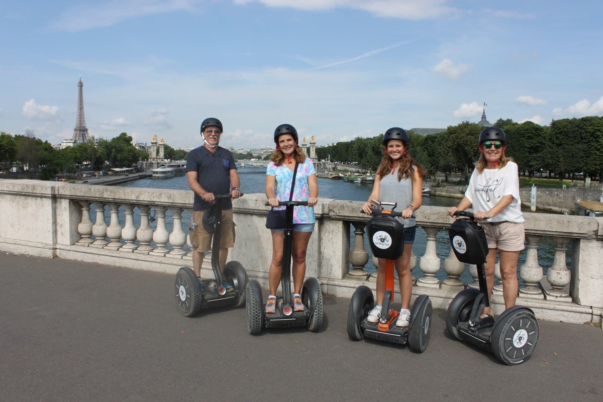 Paris Segway Guided Tour - Eiffel Tower, Louvre & Place de la Concorde (Small Group)