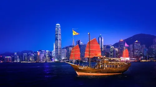 香港 アクアルナ ビクトリア・ハーバー デイ&イブニングクルーズ