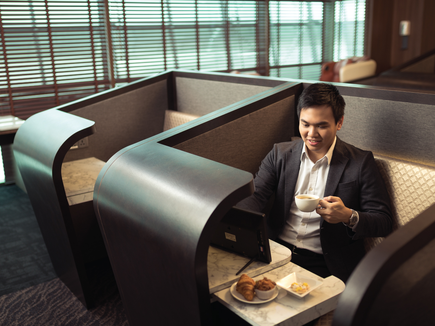 Singapore Changi Airport Plaza Premium & SATS Lounge 3/5-Hour Pass (International Departures)