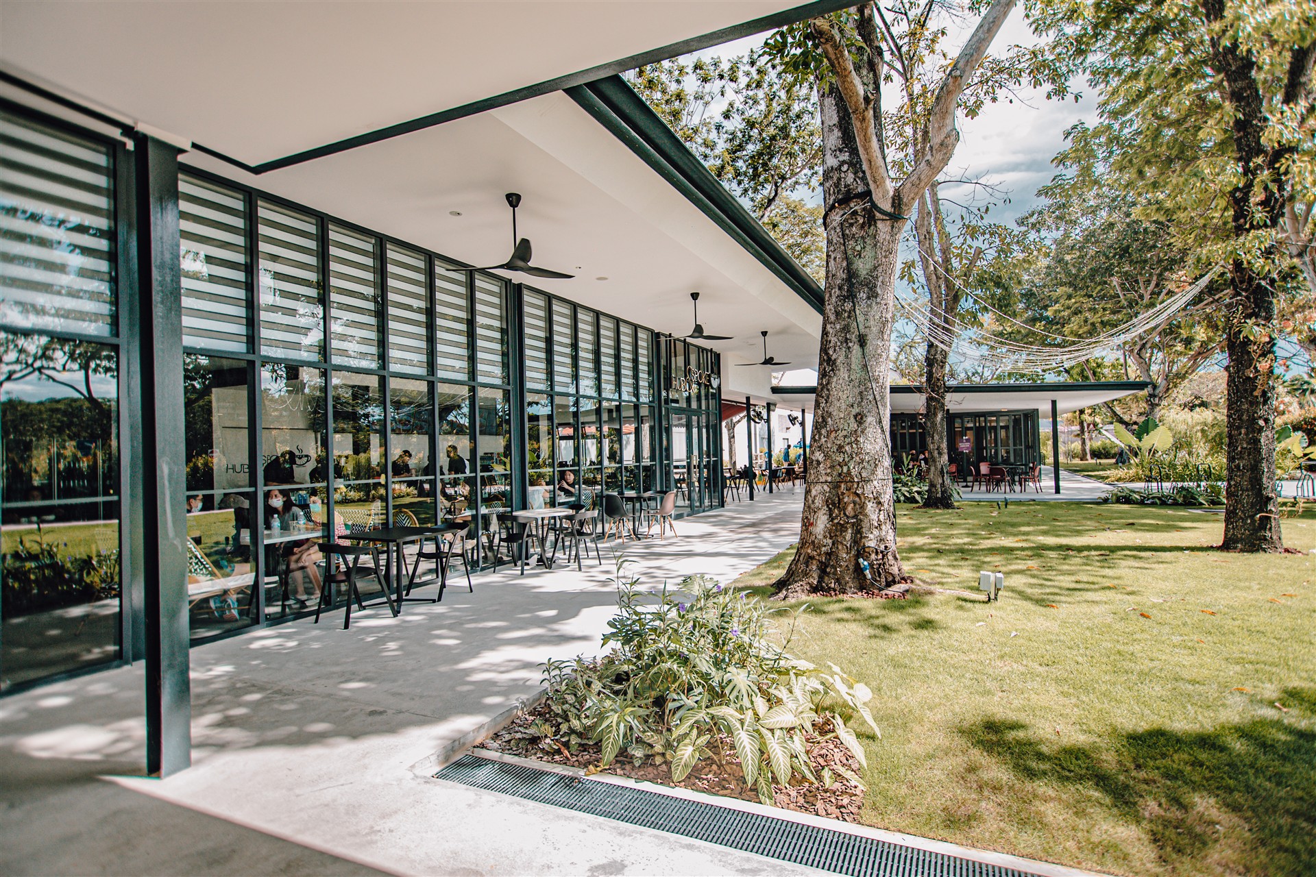 Singapore Changi Airport Hub & Spoke Garden Lounge Shower & Dine Pass (Public Area)