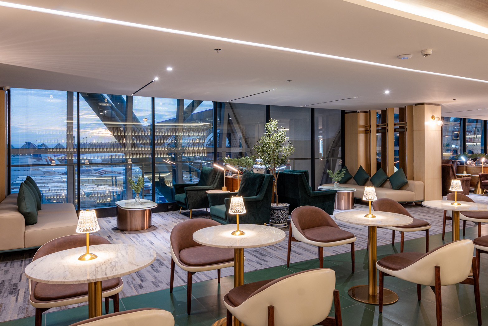 Bangkok Suvarnabhumi Airport The Coral Finest Business Class Lounge (Cosmo) 2-Hour Pass (International Concourse C)