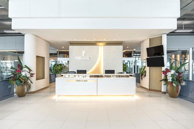 Bangkok Suvarnabhumi Airport Miracle First Class Lounge 3-Hour Pass (International Departures)