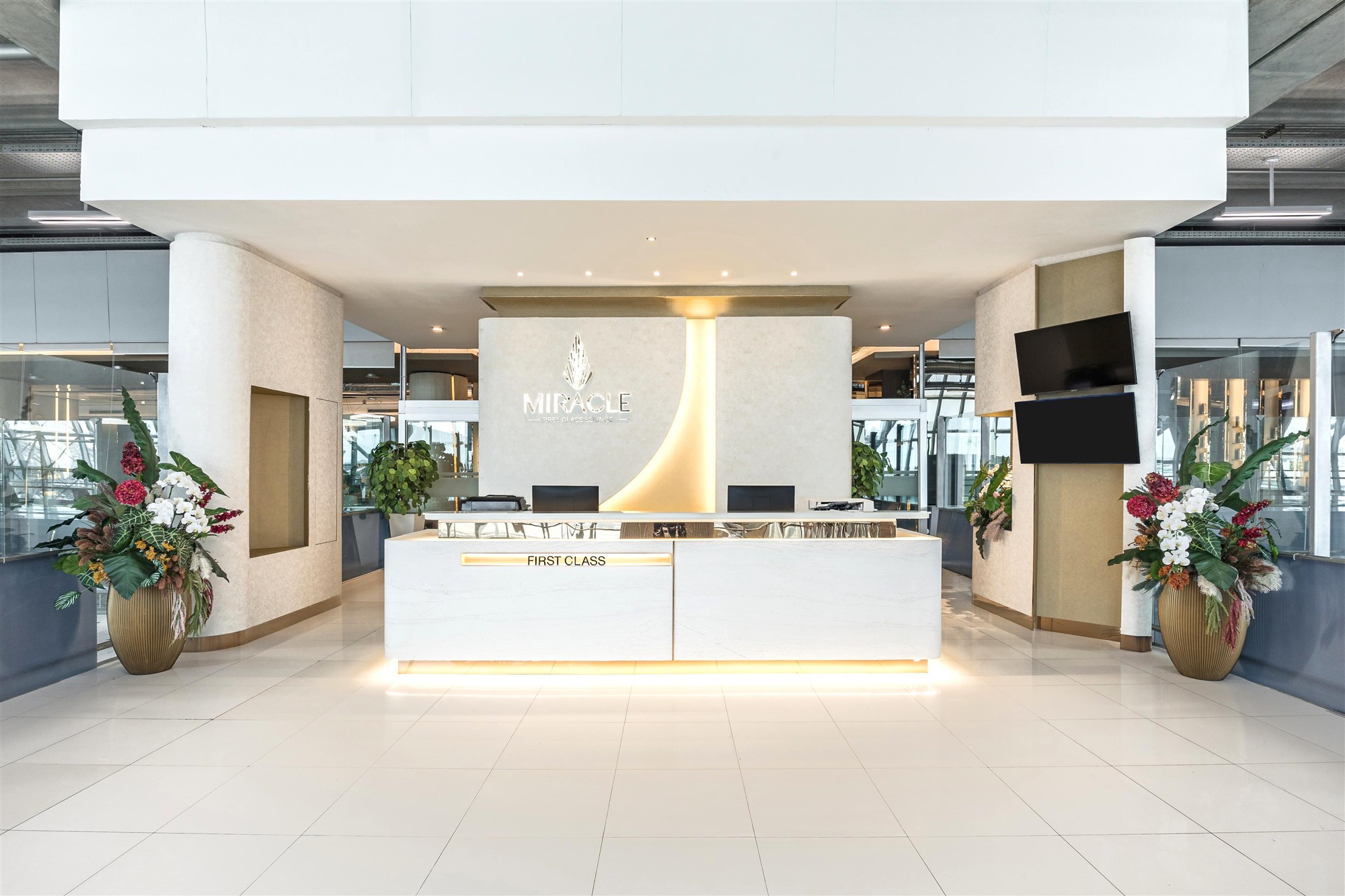 Bangkok Suvarnabhumi Airport Miracle First Class Lounge 3-Hour Pass (International Departures)