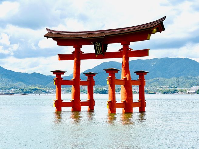 From Osaka/Hiroshima: Peace Memorial Park & Miyajima Itsukushima Shrine Day Tour