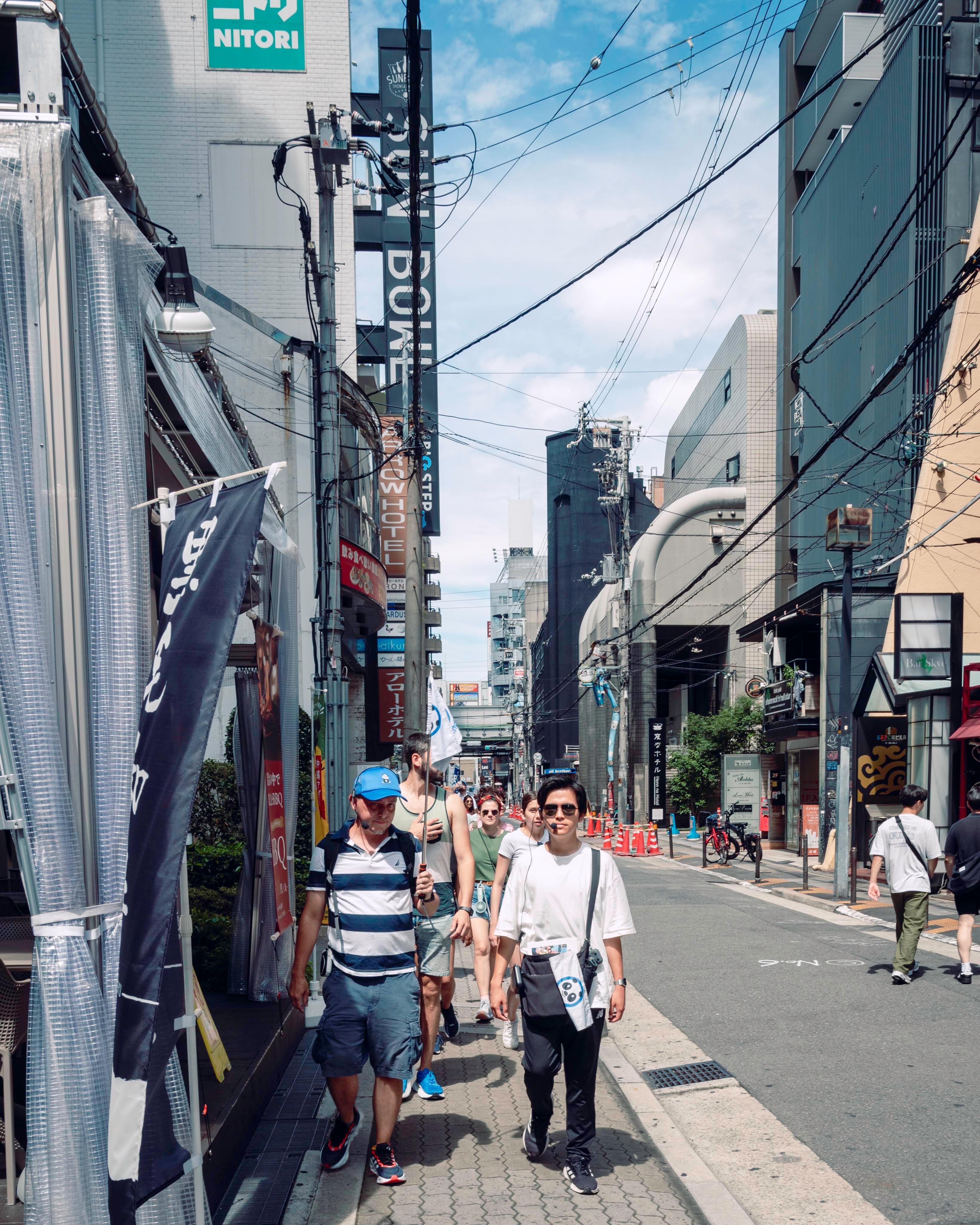Osaka Amemura, Dotonbori & Kuromon Market Walking Tour - Spanish Guide