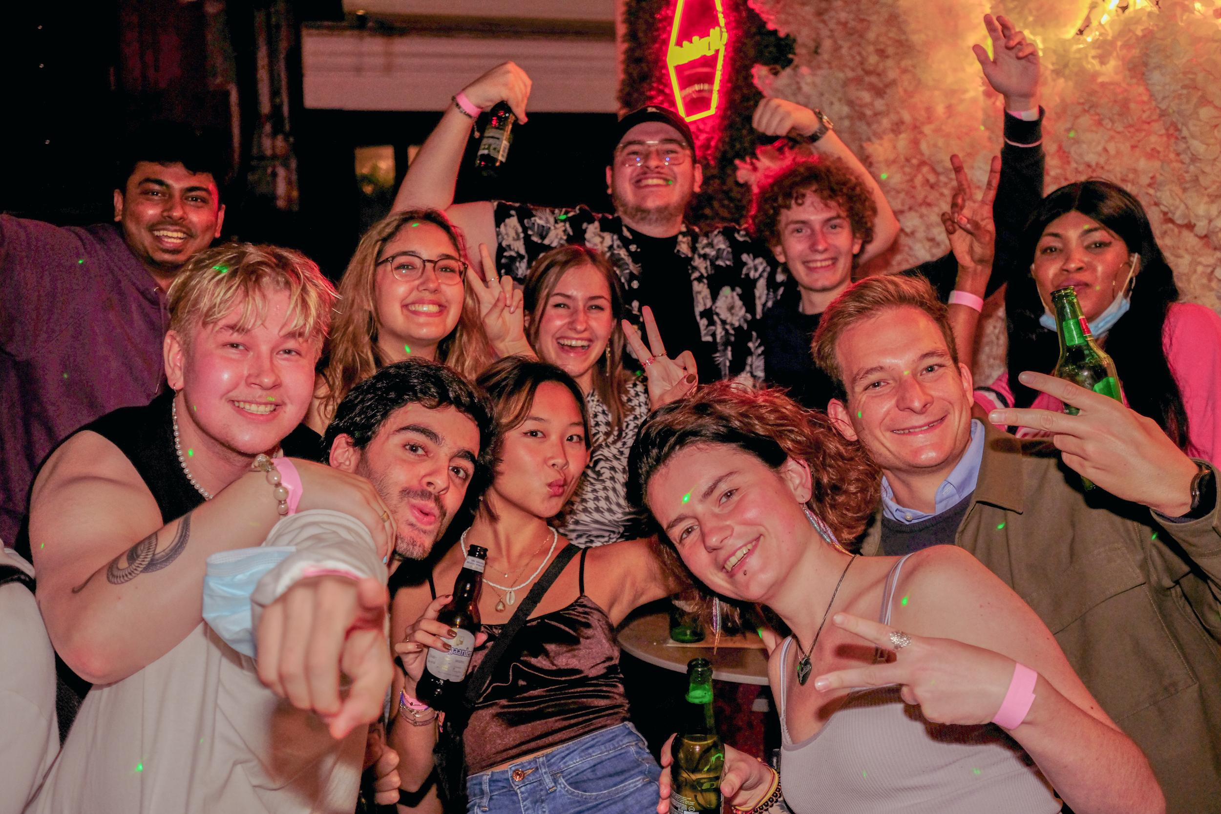 Hong Kong Lan Kwai Fong Pub Crawl Tour with Free Nightclub Entry