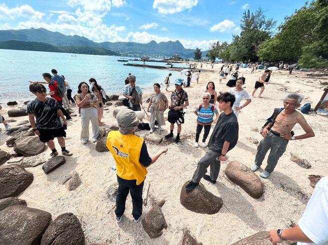 Hong Kong Sai Kung UNESCO Geopark, Yim Tin Tsai & Sharp Island Yacht Tour