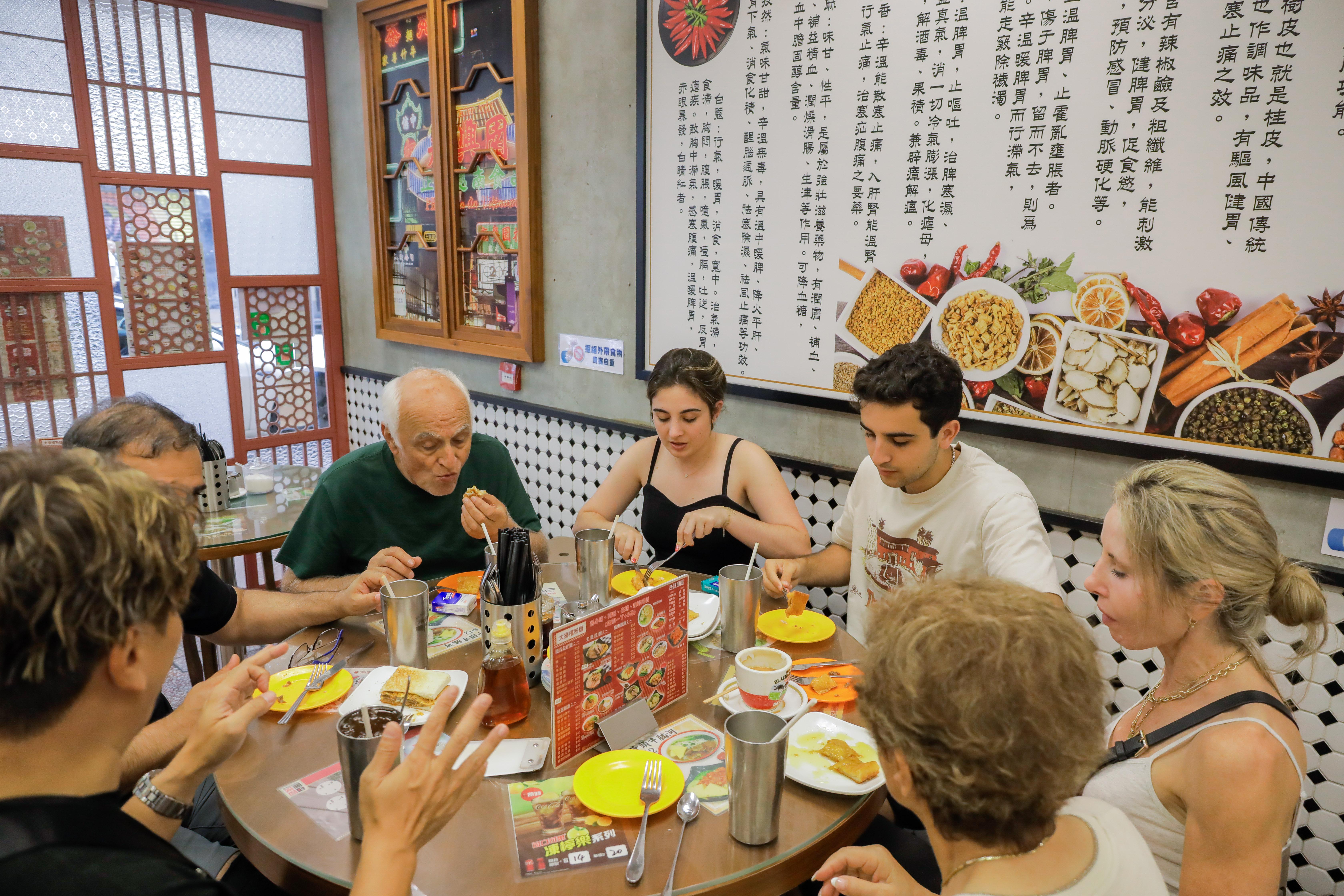 Hong Kong Kowloon MICHELIN Bib Gourmand & Street Food Walking Tour