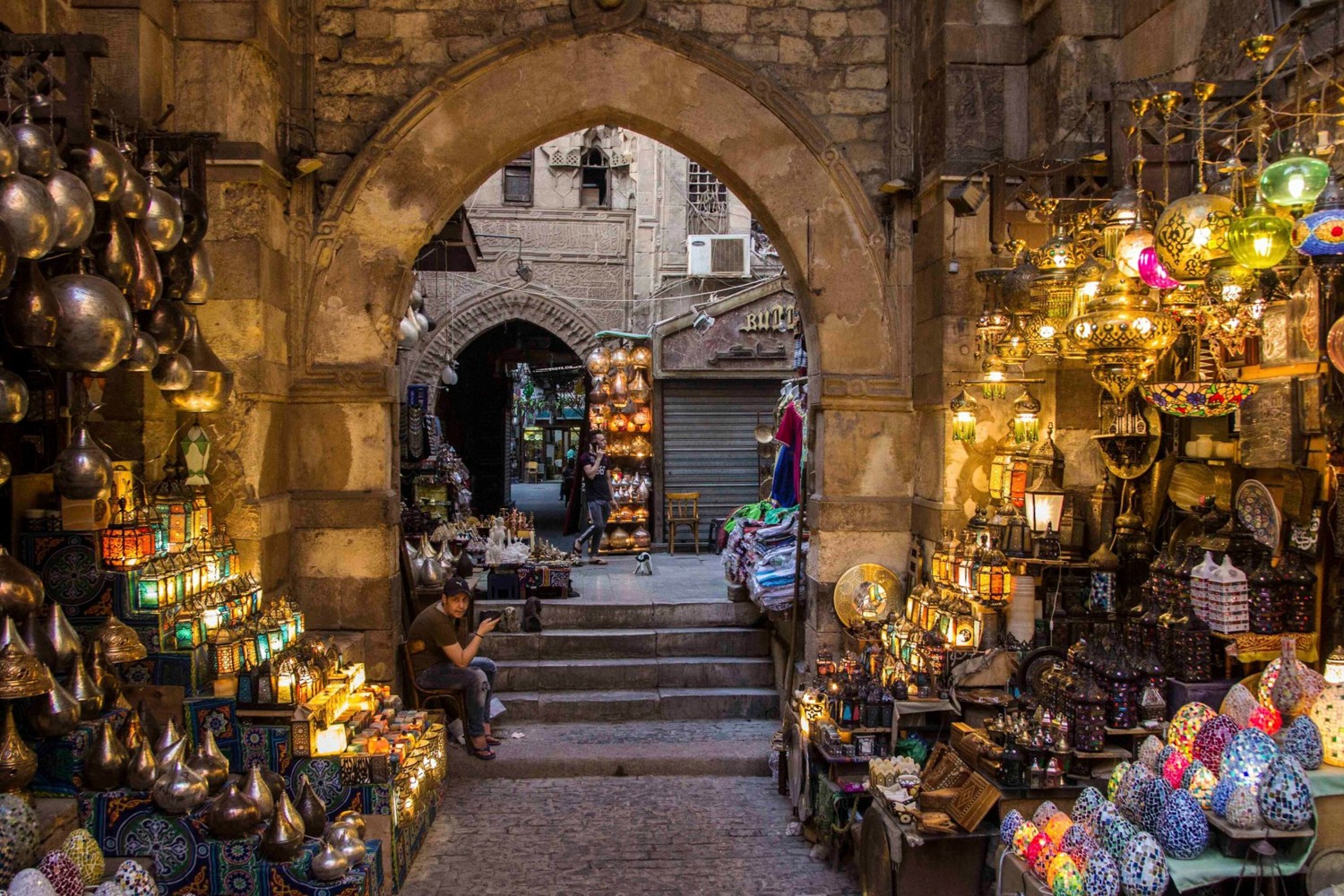 Cairo Khan el-Khalili & Local Markets Private Shopping Tour - Koshari Lunch Included