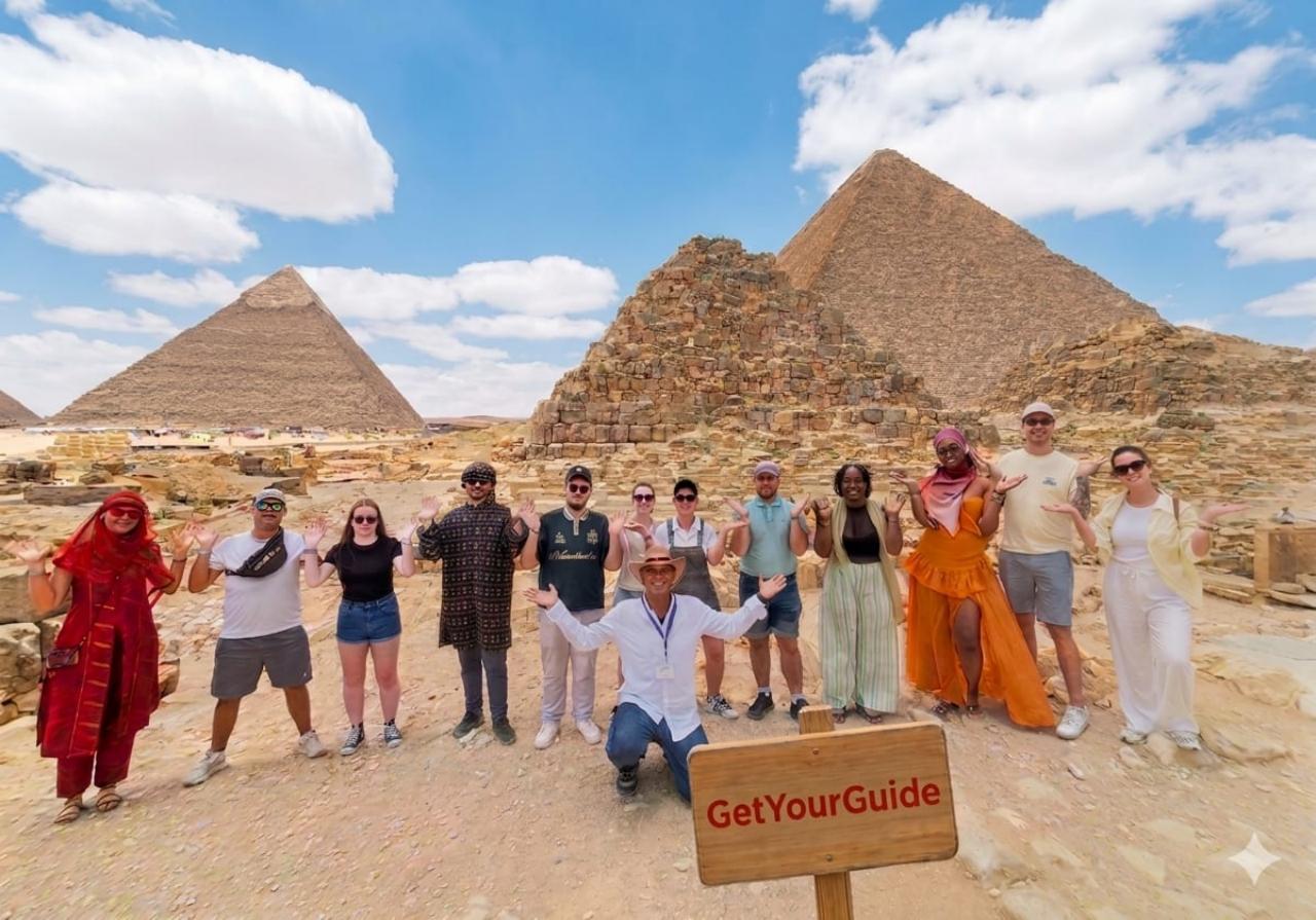 From Hurghada: Cairo Giza Pyramids & Great Sphinx Day Trip by Plane - Lunch Included