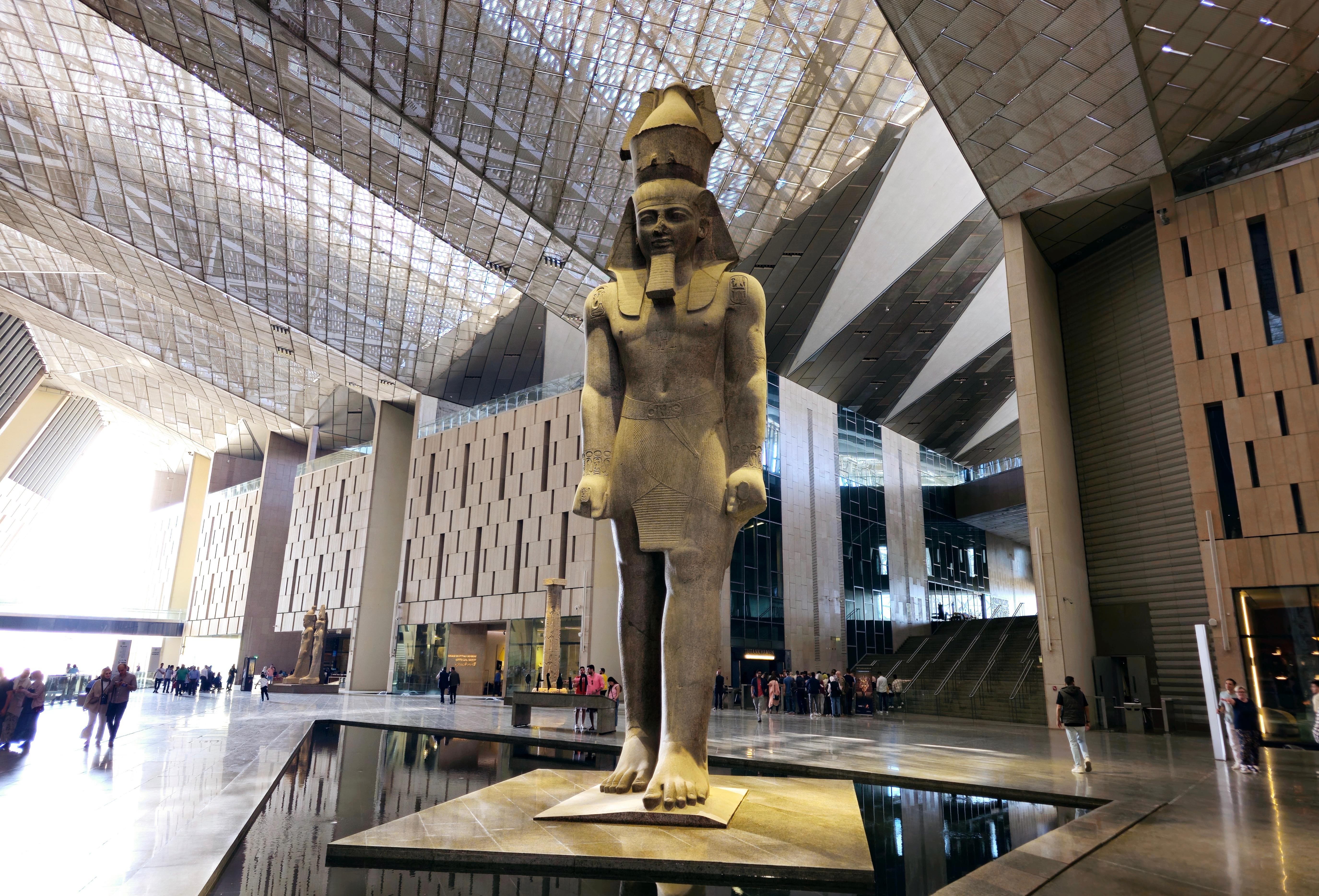 From Hurghada: Grand Egyptian Museum & Giza Pyramids Day Trip by Bus - Lunch Included
