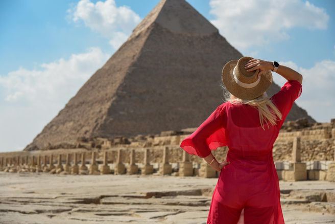 From Cairo: 9-Day Egypt Private Tour with Nile Cruise, Hurghada & Flights