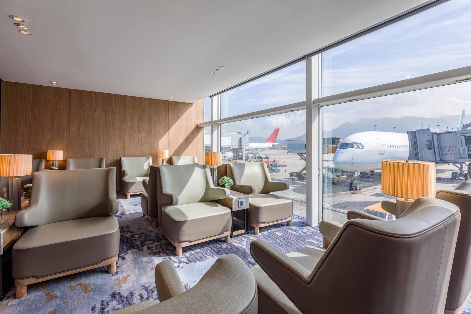 Hong Kong International Airport Plaza Premium Lounge Pass - T1 Departures, 3 or 6 Hours with Showers
