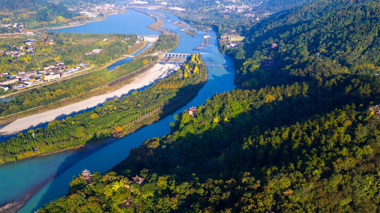 Dujiangyan & Mount Qingcheng Day Tour from Chengdu - Small Group with Hotel Pickup
