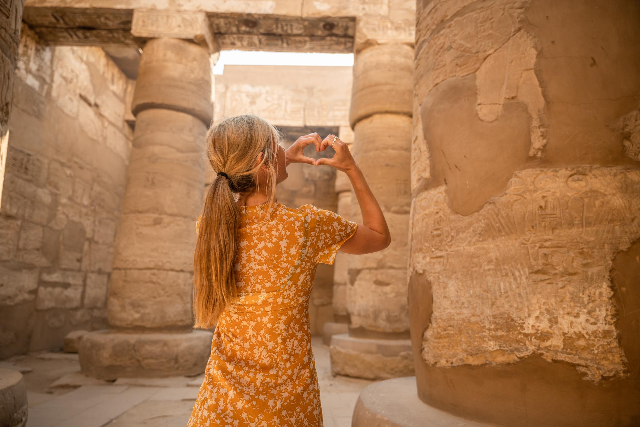 From Hurghada: Luxor Hot Air Balloon & Felucca 2-Day Tour - Hotel Stay Included