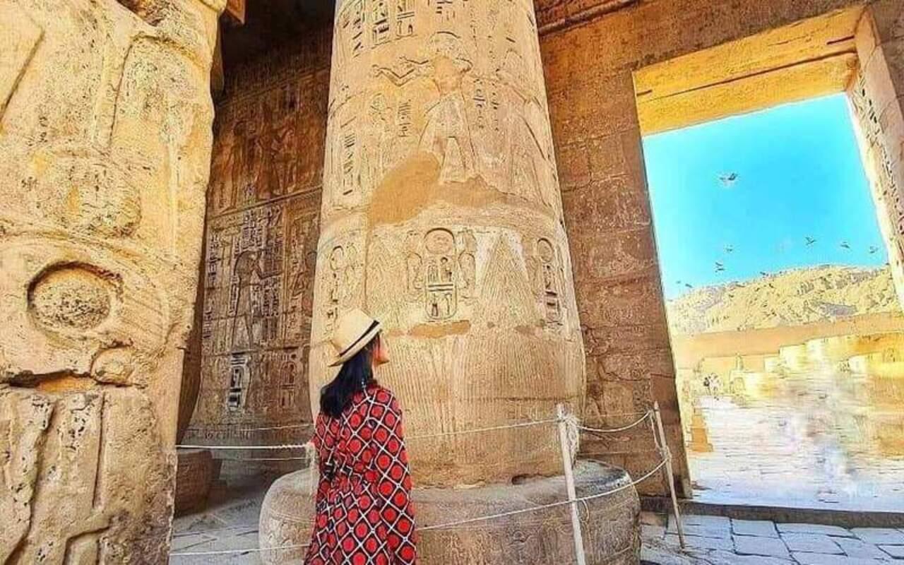 Luxor East Bank Karnak & Luxor Temples Half-Day Egyptologist Tour - Hotel Pickup Included