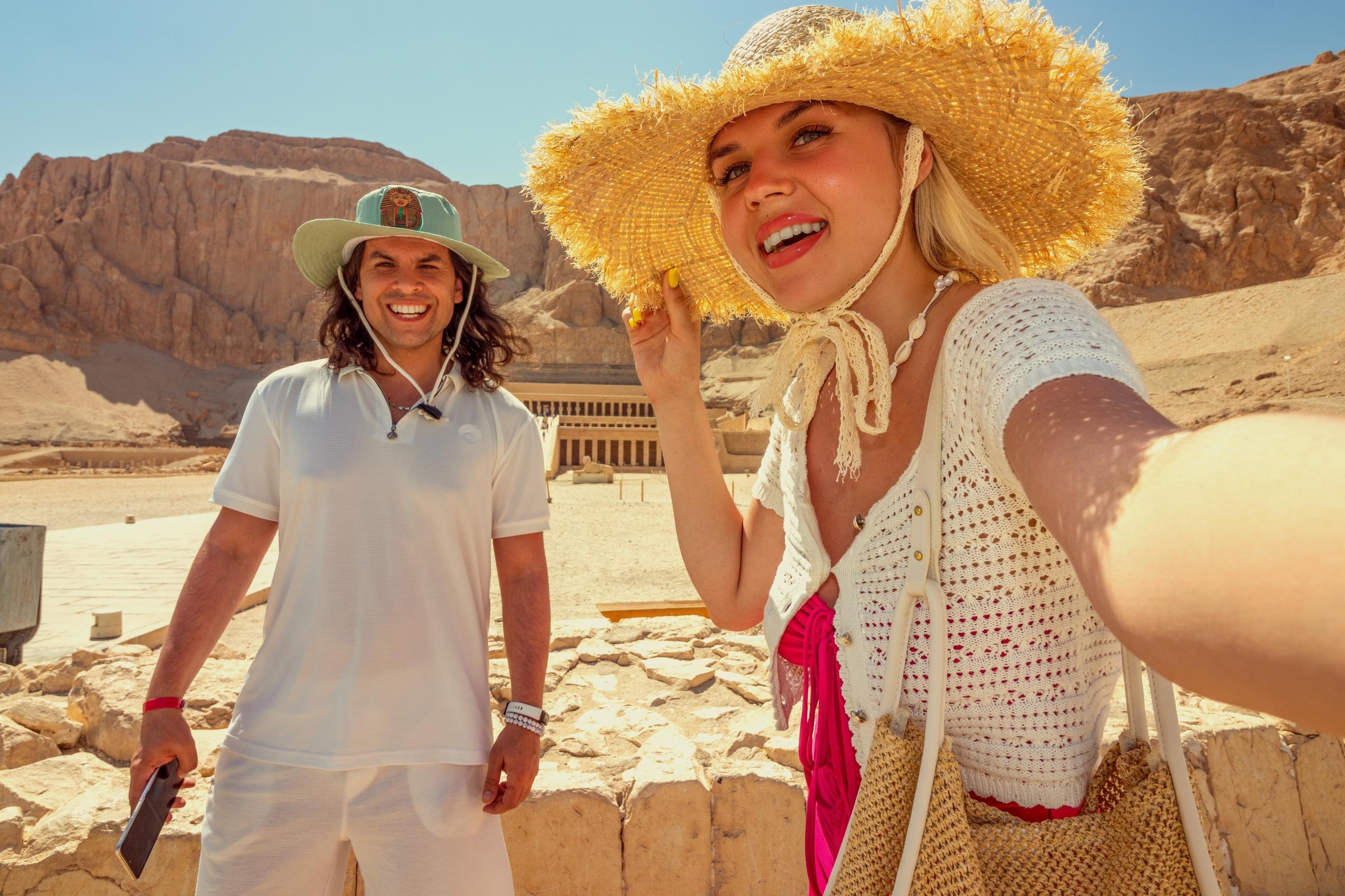 From Hurghada: Luxor Sunrise Hot Air Balloon & Valley of the Kings Small-Group Day Tour