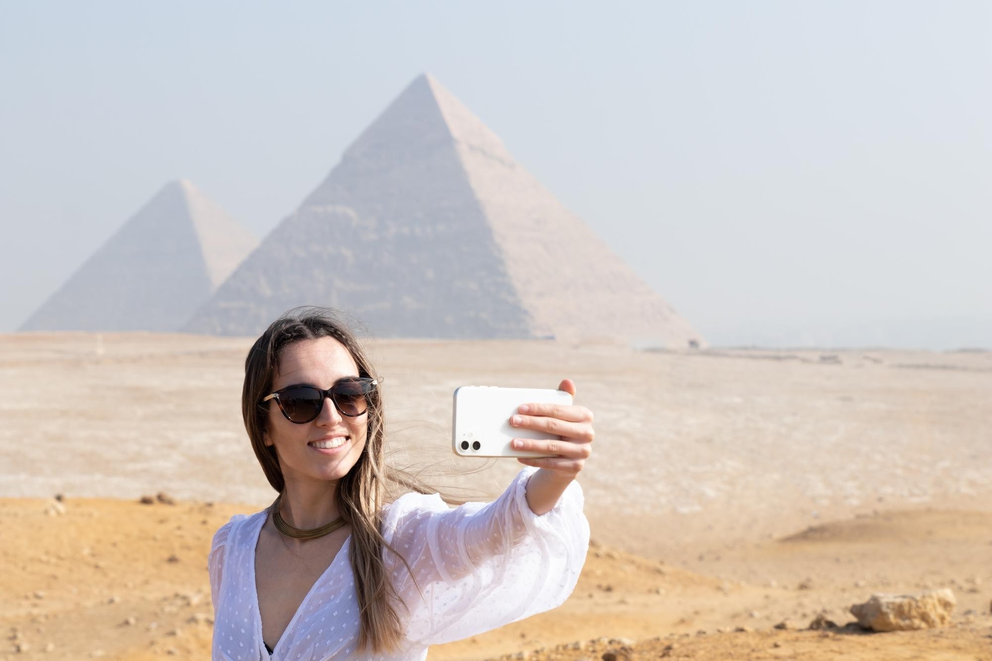 From Hurghada: Cairo Giza Pyramids & Egyptian Museum & Nile Boat Day Trip