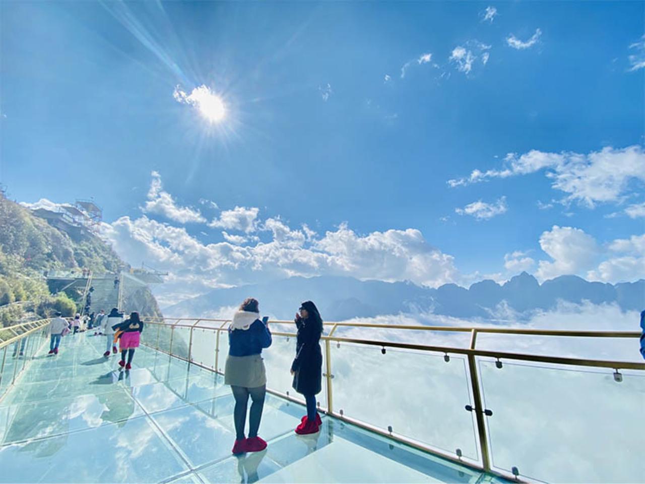 Sapa Rong May Glass Bridge, Cat Cat & Moana Private Tour - Lunch