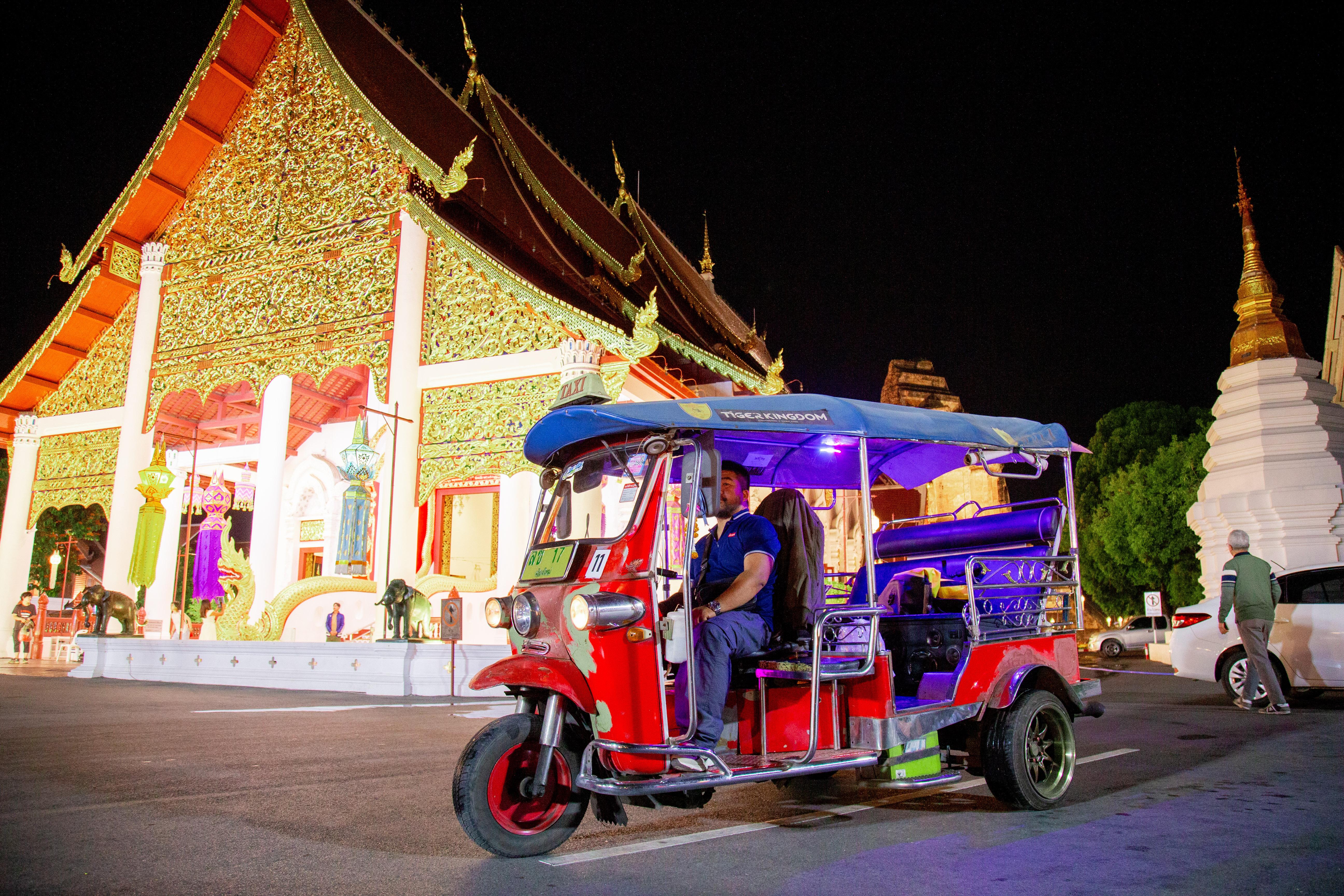 Chiang Mai Tuk Tuk Temples and Market Private Night Tour - Hotel Pickup