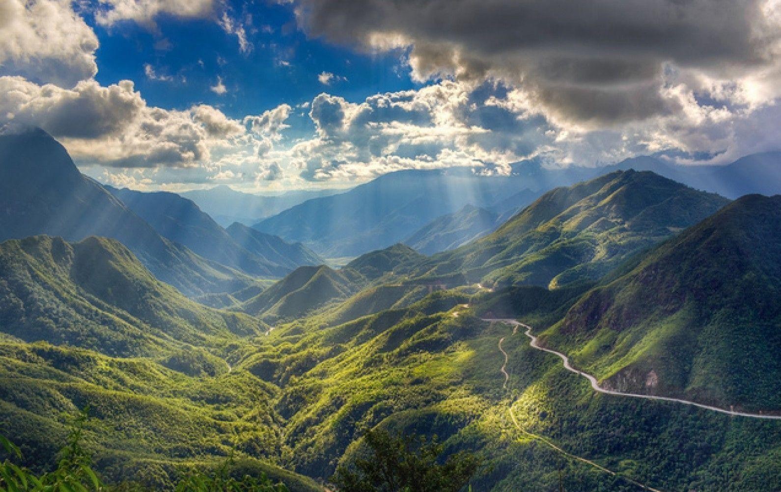 Sapa Fansipan Cable Car, Rong May Glass Bridge & Silver Waterfall Tour with Local Lunch