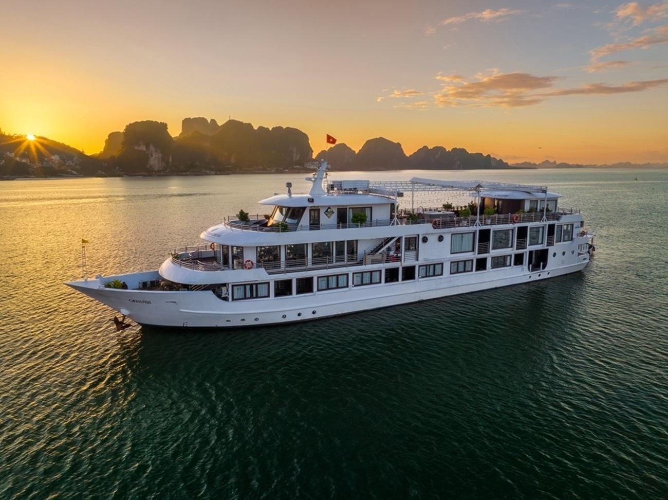 From Hanoi/Ninh Binh: Bai Tu Long Bay 5-Star Cruise 2 Days - Balcony Cabin & Cooking Class