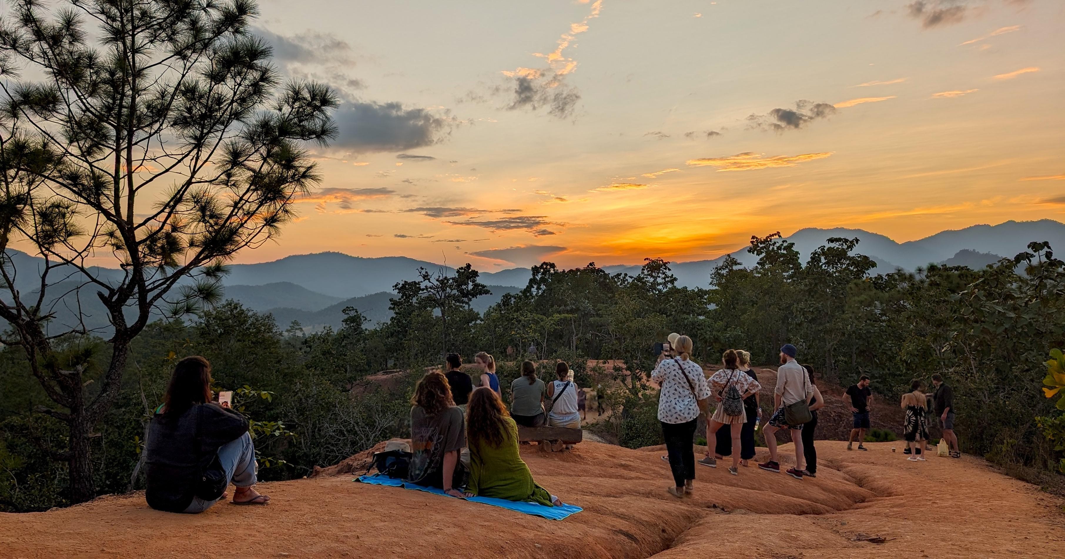 Pai Big Buddha, Santichon & Pai Canyon Private Car Tour - Sunset