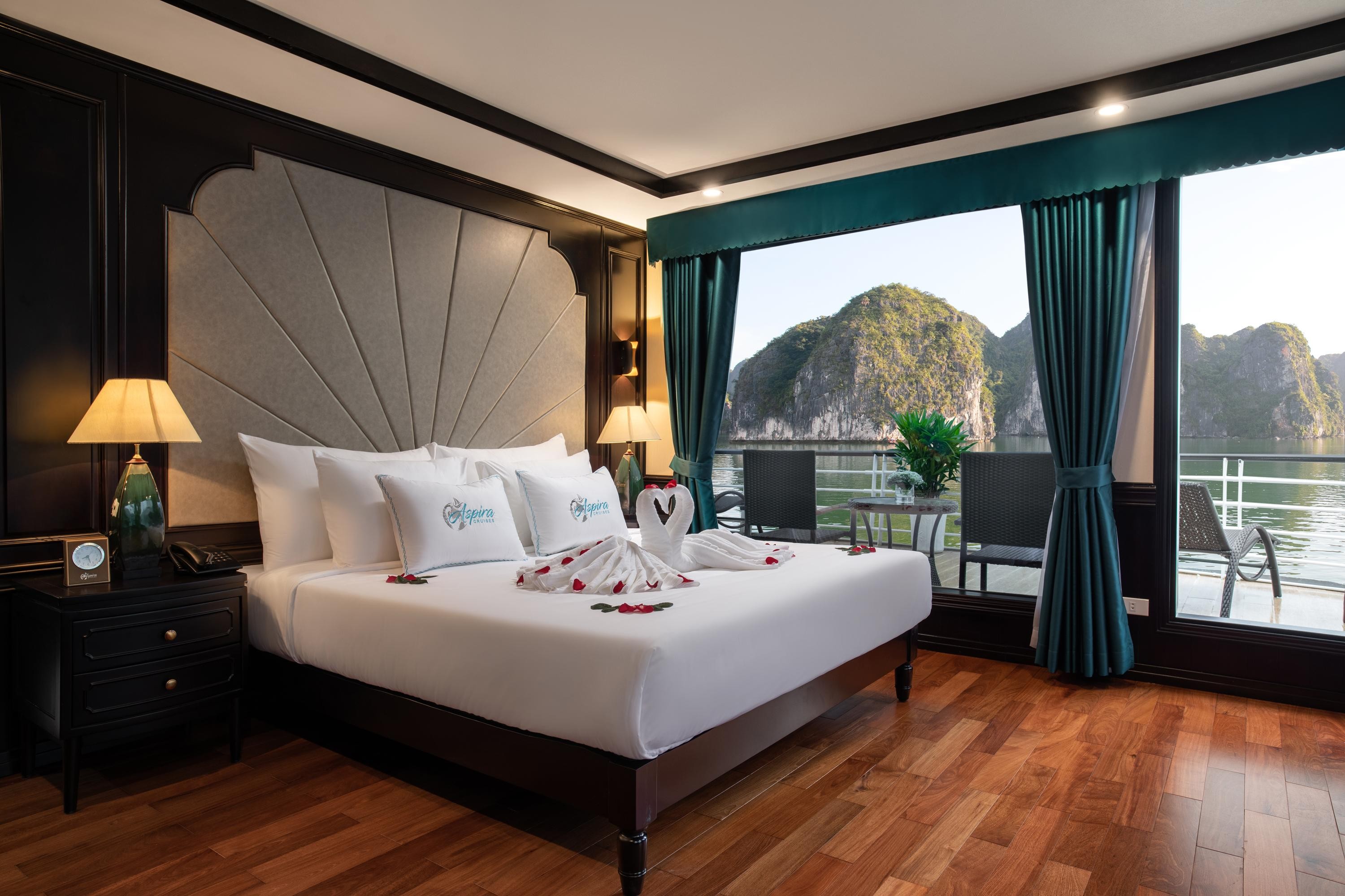 From Hanoi/Ha Long: Lan Ha Bay 5-Star Cruise 2 Days - Balcony Bathtub Cabin & Tai Chi